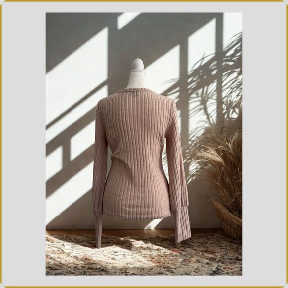 Soft Ribbed Balloon-Sleeve Knit Top – Size M - Picture 10 of 11